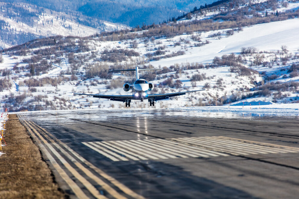 Pilatus PC-24 landing at Steamboat Springs winter